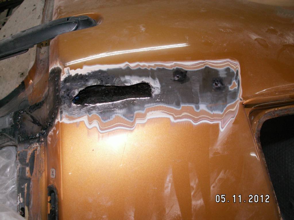 The rust in the ceeling (where the small bump in the top of rear-right collumn was visible) was so expanded. You can reckon that from the hole that  was created. (You can also see the new metal patch).