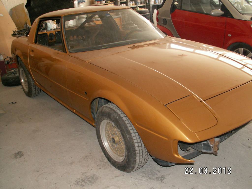 Pitty the car looks a bit dusty in the photos. (Because of streetwork outside the Garage the car became dusty after the painjob and before I took photos).