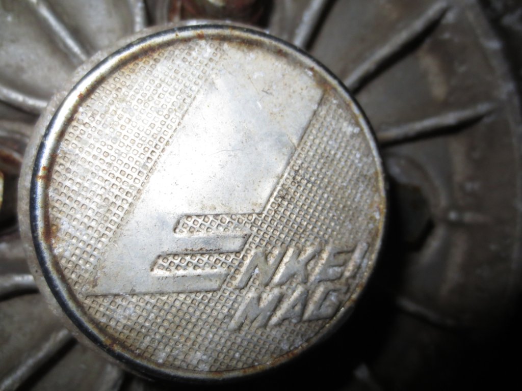 Caps are in good condition