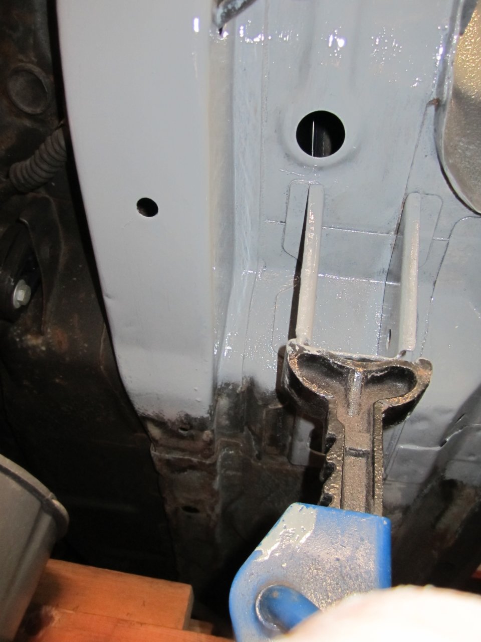 Offside wheel arch 028.JPG