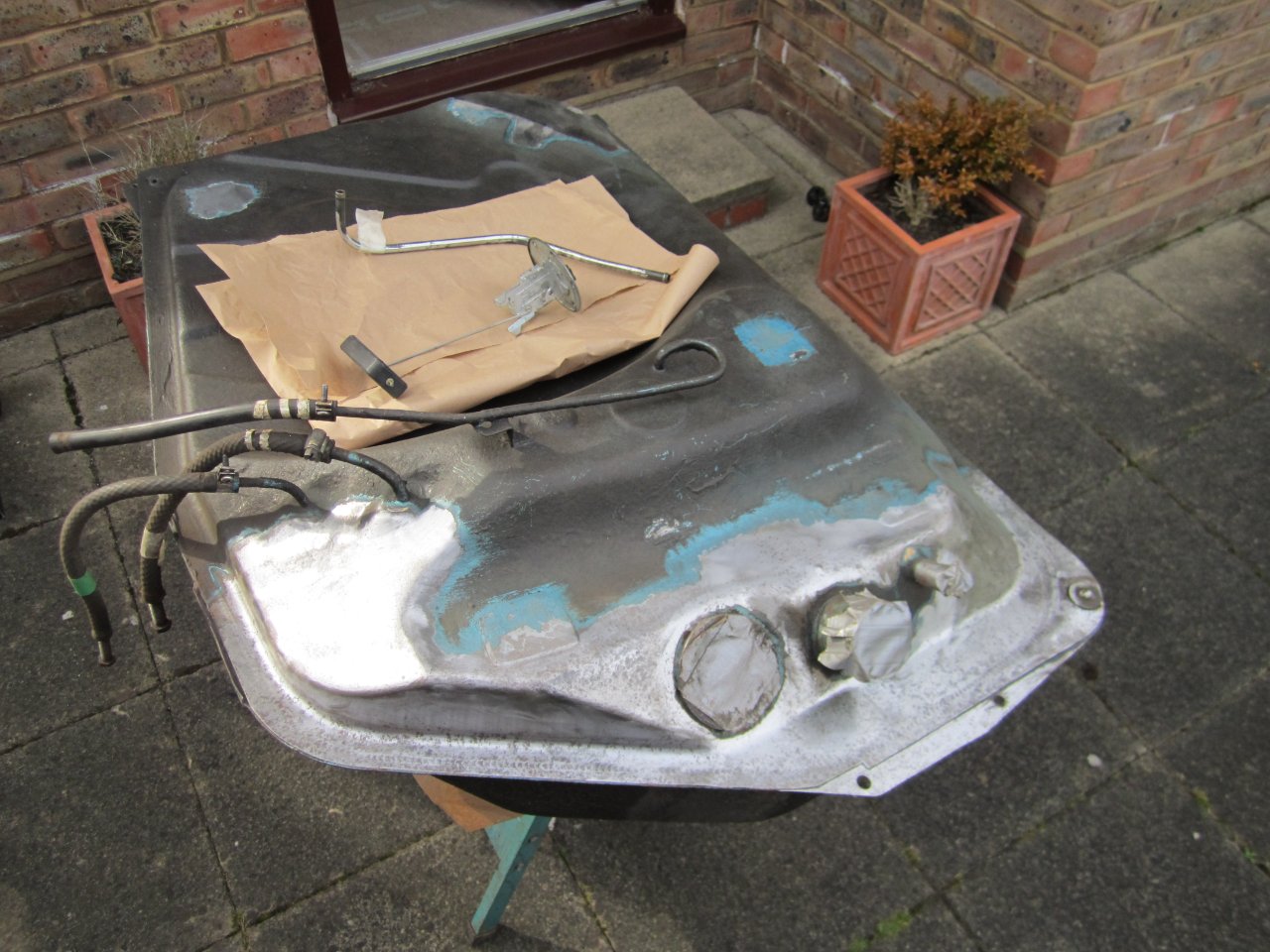 Fuel Tank rust prep 1.JPG